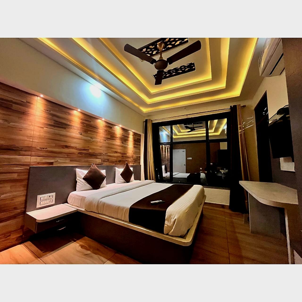 AC Deluxe Double Room