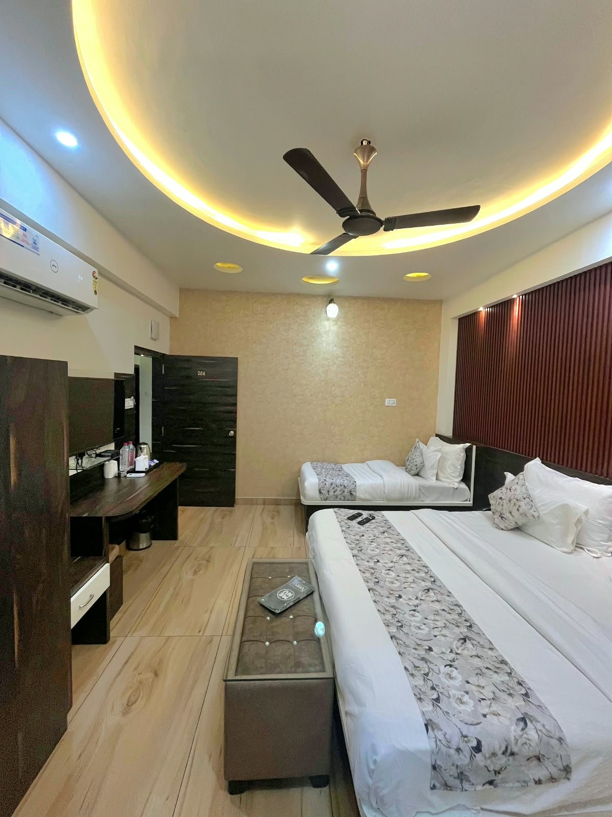 AC Deluxe Triple Room